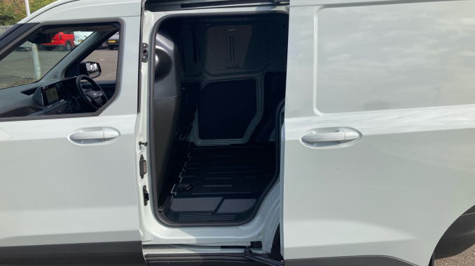 Ford Transit Courier Diesel 1.5 EcoBlue Limited Van - Image 5